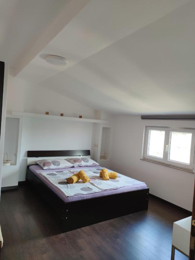 Comfortable Apartment Near Pula Marcana Phòng bức ảnh